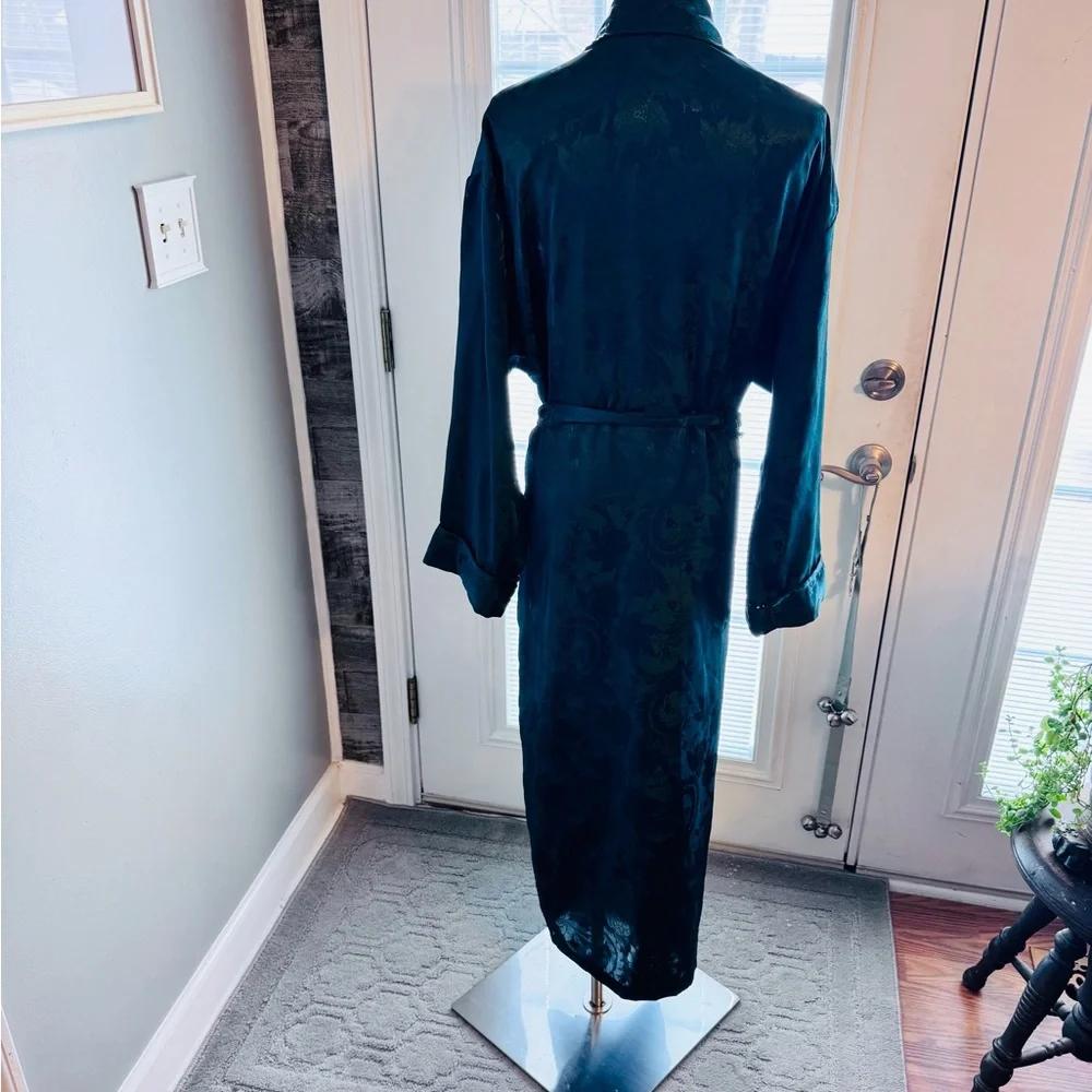 Victoria's Secret Robe SZ‎ M/L